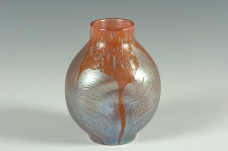 SIGNED LOETZ VASE WITH PULLED FEATHERS AND OIL SPO: A beautiful salmon background vase with pinched three-lobe form decorated with three corresponding pulled feather designs and random oil spots. Signed Loetz Austria on the polished pontil. Measures 5.