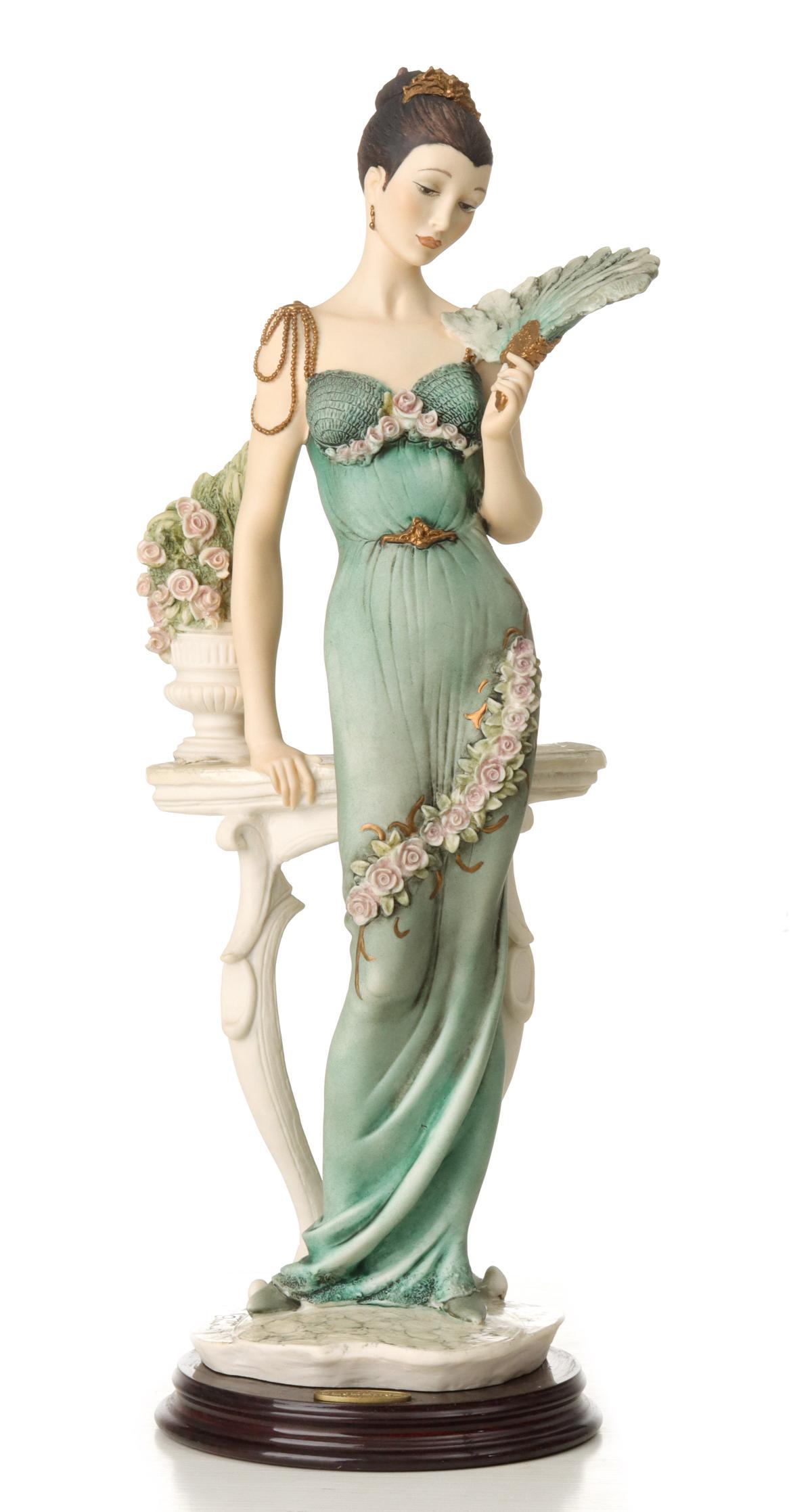 GIUSEPPE ARMANI 'SOIREE' FIGURE WITH BOX (1 of 10)