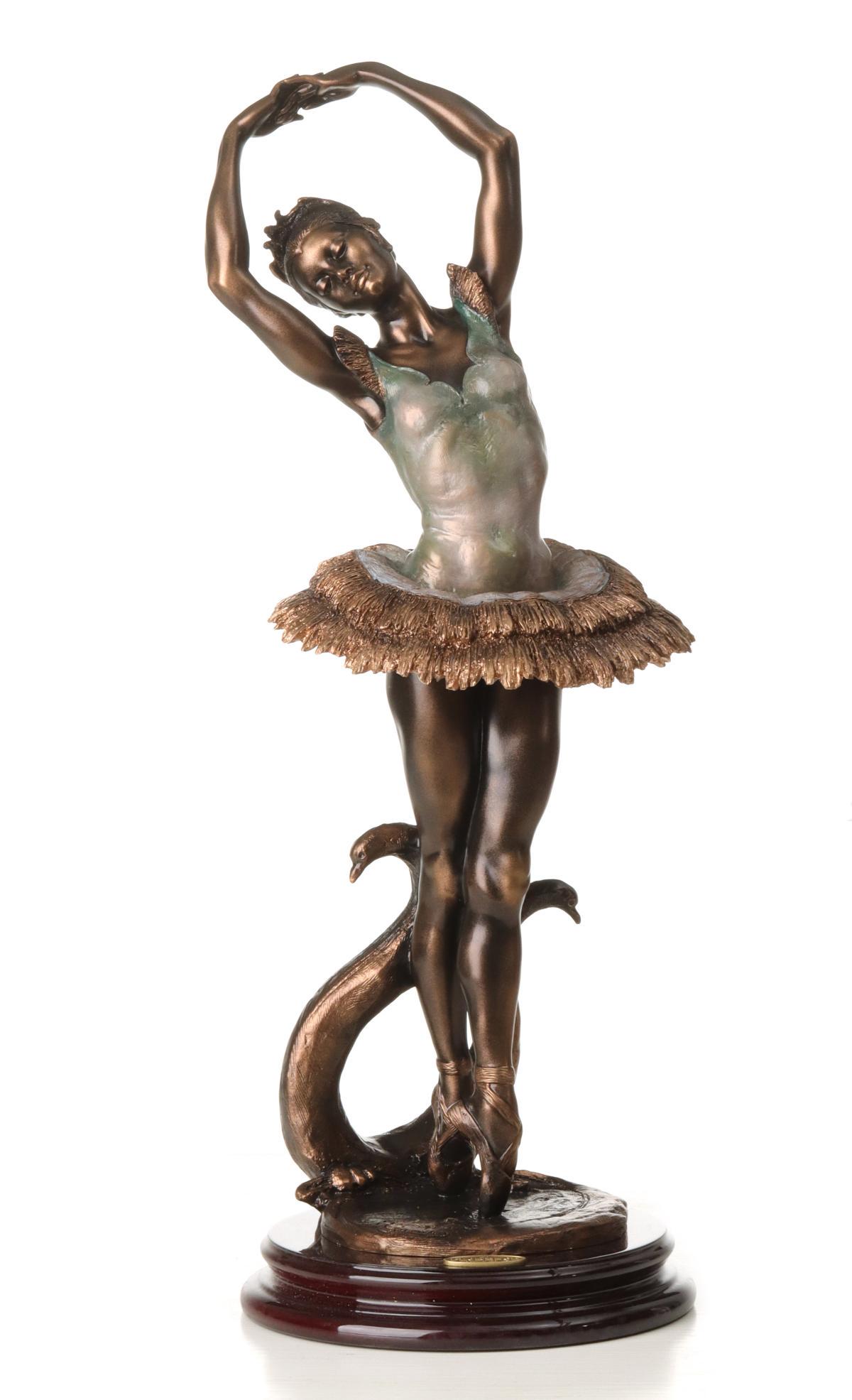 GIUSEPPE ARMANI 'GISELLE' FIGURE WITH BOX (1 of 15)