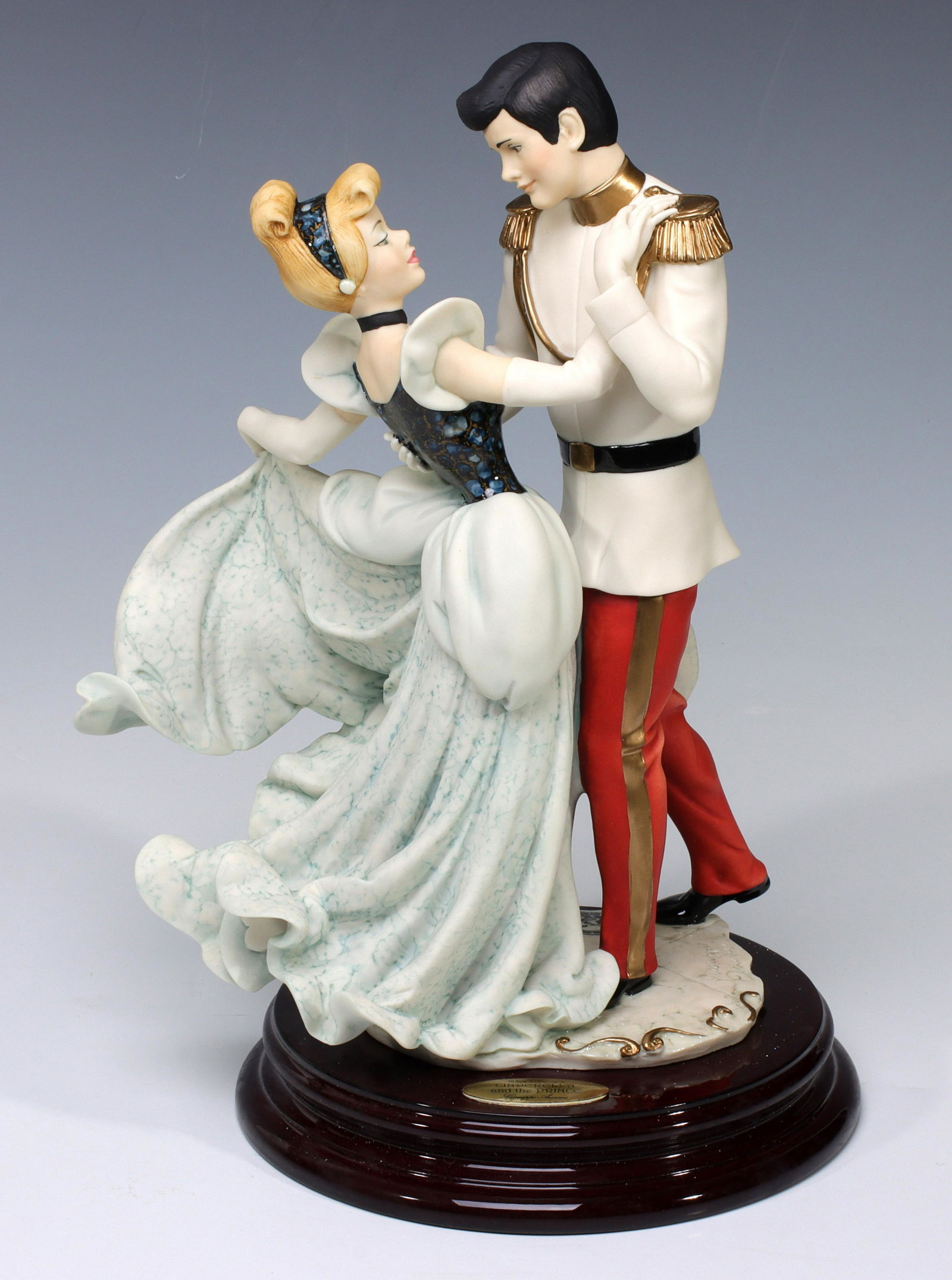 GIUSEPPE ARMANI 'CINDERELLA & PRINCE' DISNEY FIGURE (1 of 10)
