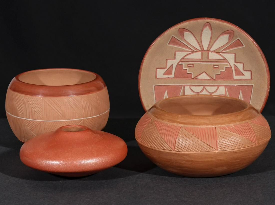 FOUR PIECES LATE 20TH CENT SAN JUAN PUEBLO POTTERY (1 of 12)