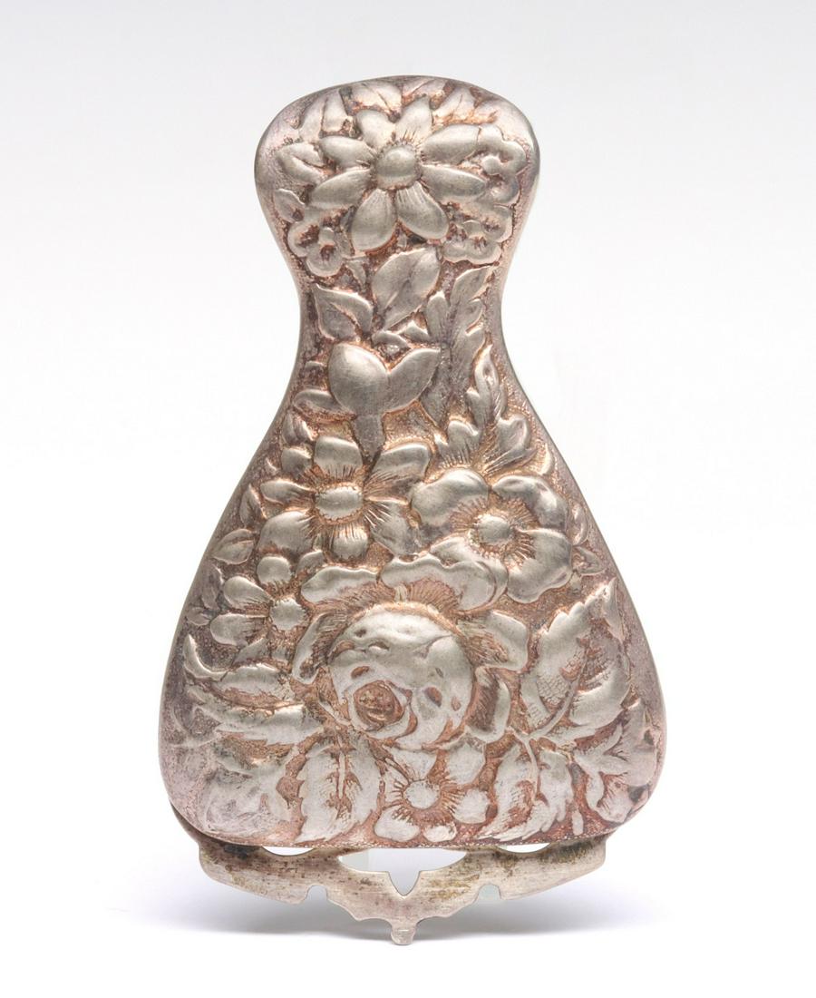 STERLING SILVER REPOUSSE LETTER CLIP 1880-1910: Be aware that internet sales tax applies to all Internet transactions and local sales tax may apply to local pick-up transactions. We happily provide seamless in-house packing and shipping services on