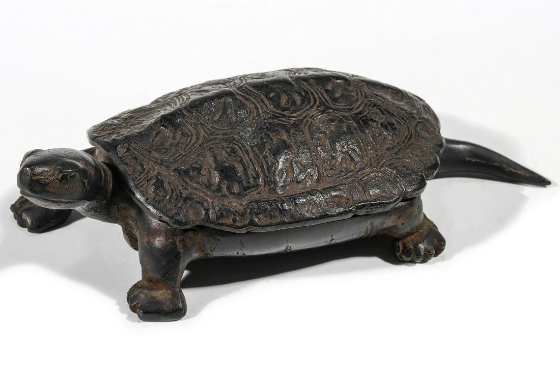 A BRONZE TURTLE MATCH SAFE STRIKER C. 1900 (1 of 7)