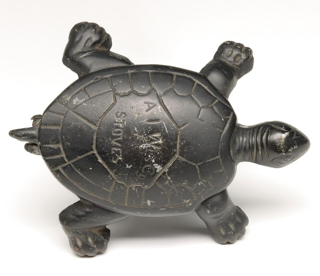 IRON TURTLE STOVE ADVERTISING MATCH SAFE C. 1900 (1 of 7)