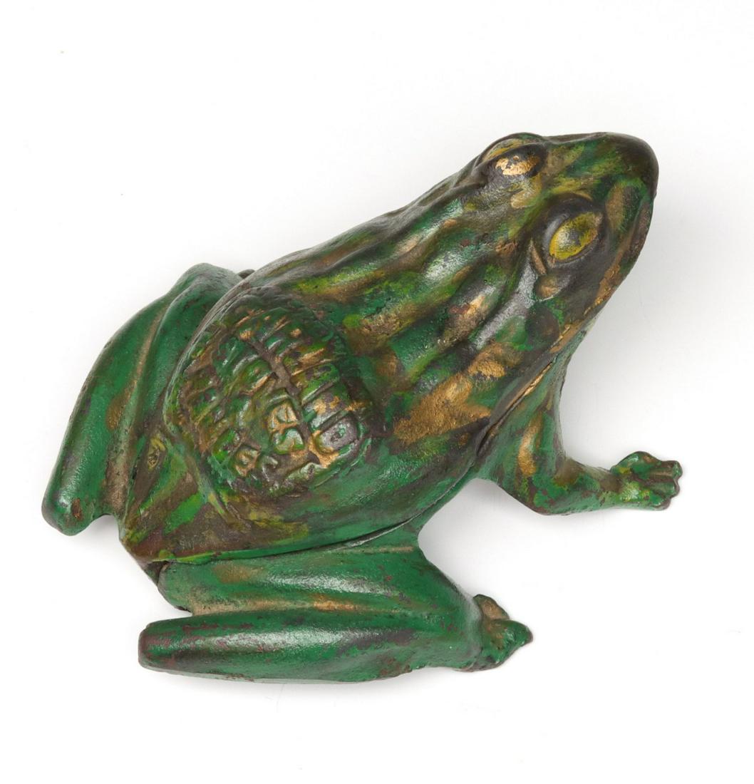 IRON FROG STOVE ADVERTISING MATCH SAFE CIRCA 1920 (1 of 7)