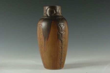 A DENBAC ART POTTERY SHOULDER FORM VASE: Faint signature to bottom, stands 11.5 x 6 inches.