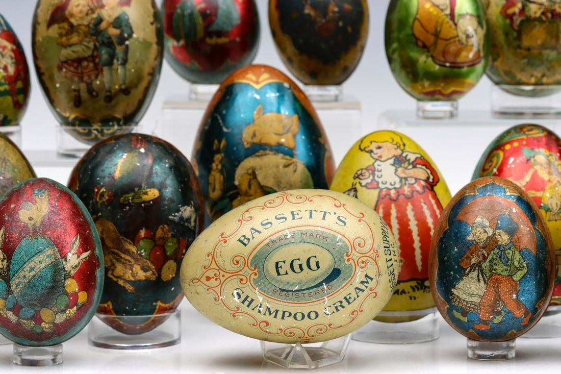 A COLLECTION OF SEVENTEEN VICTORIAN TIN LITHO EGGS (1 of 18)