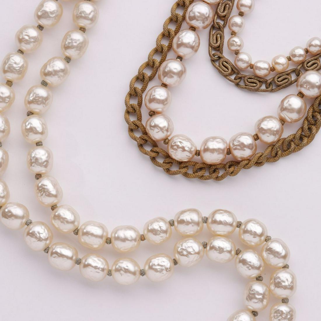 TWO MIRIAM HASKELL COSTUME NECKLACES (1 of 13)