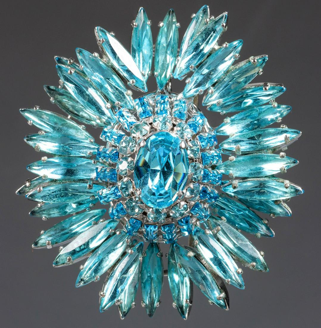 A LARGE COSTUME JEWELRY BROOCH VERIFIED AS SCHREINER: Please note that after the auction we will complete invoicing and then immediately close our offices for the remainder of the holiday season. There will be no options for making payment, arranging shi