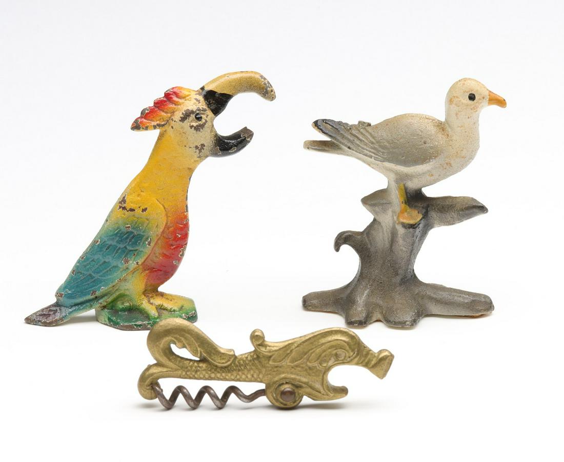 SEAGULL AND PARROT VINTAGE FIGURAL IRON BOTTLE OPENER (1 of 16)
