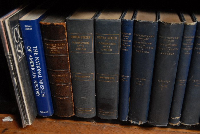 LOT OF 15 BOOKS AND 6 LPs, AMERICAN HISTORY: LOT OF 15 BOOKS AND 6 LPs, AMERICAN HISTORY