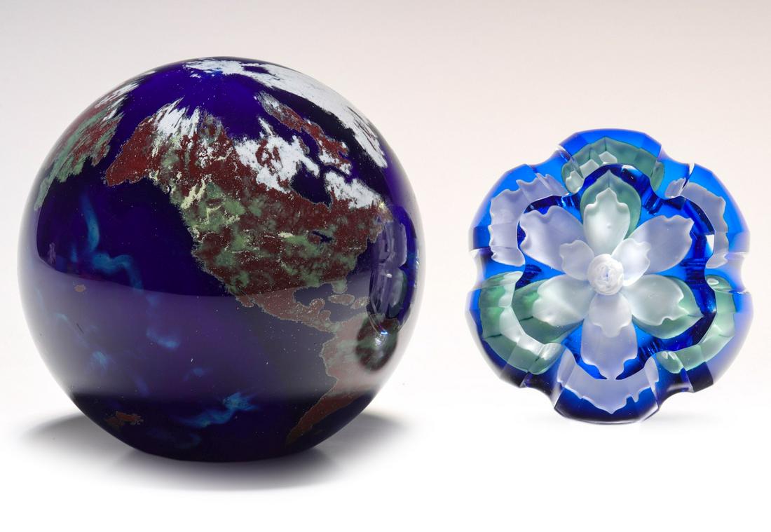 LUNDBERG PAPERWEIGHTS-SALAZAR/STURGEON & WORLD WEIGHT (1 of 14)