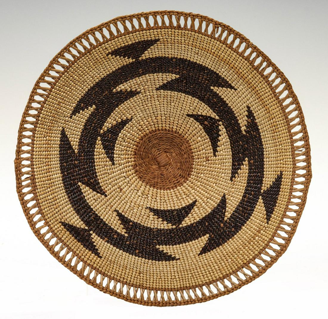 A VERY FINE HUPA TRAY WITH OPEN EDGE AND IMBRICATION (1 of 6)