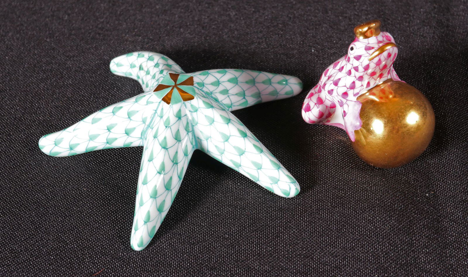 HEREND STARFISH AND FROG W/ CROWN MINIATURE PORCELAINS (1 of 3)