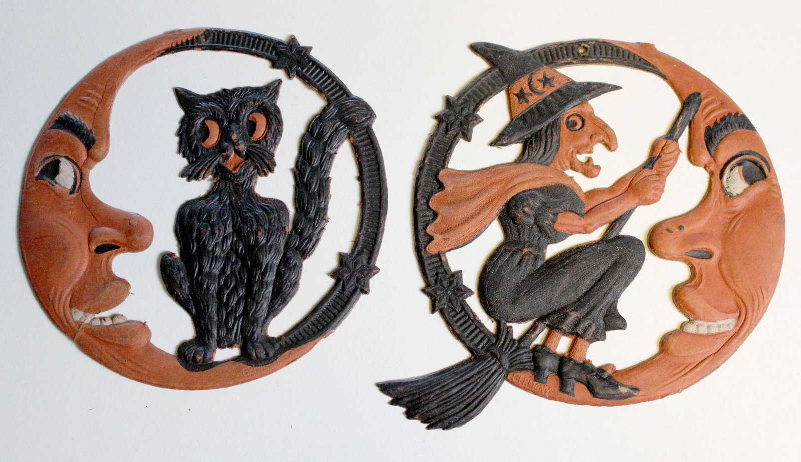 DIE-CUT EMBOSSED HALLOWEEN DECORATIONS MKD GERMANY (1 of 6)