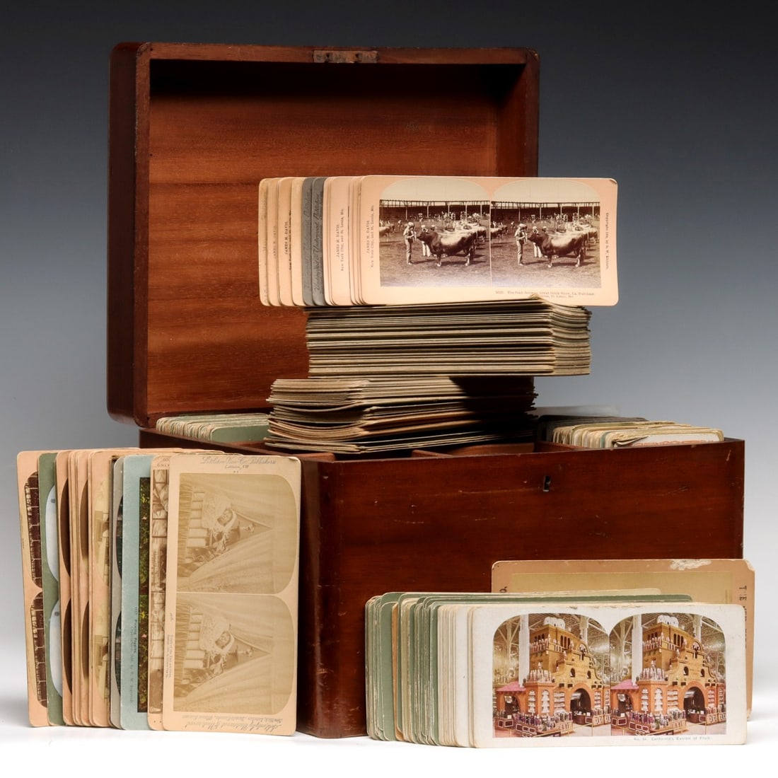 A COLLECTION OF 500 WORLD'S FAIR & OTHER STEREO VIEWS (1 of 14)