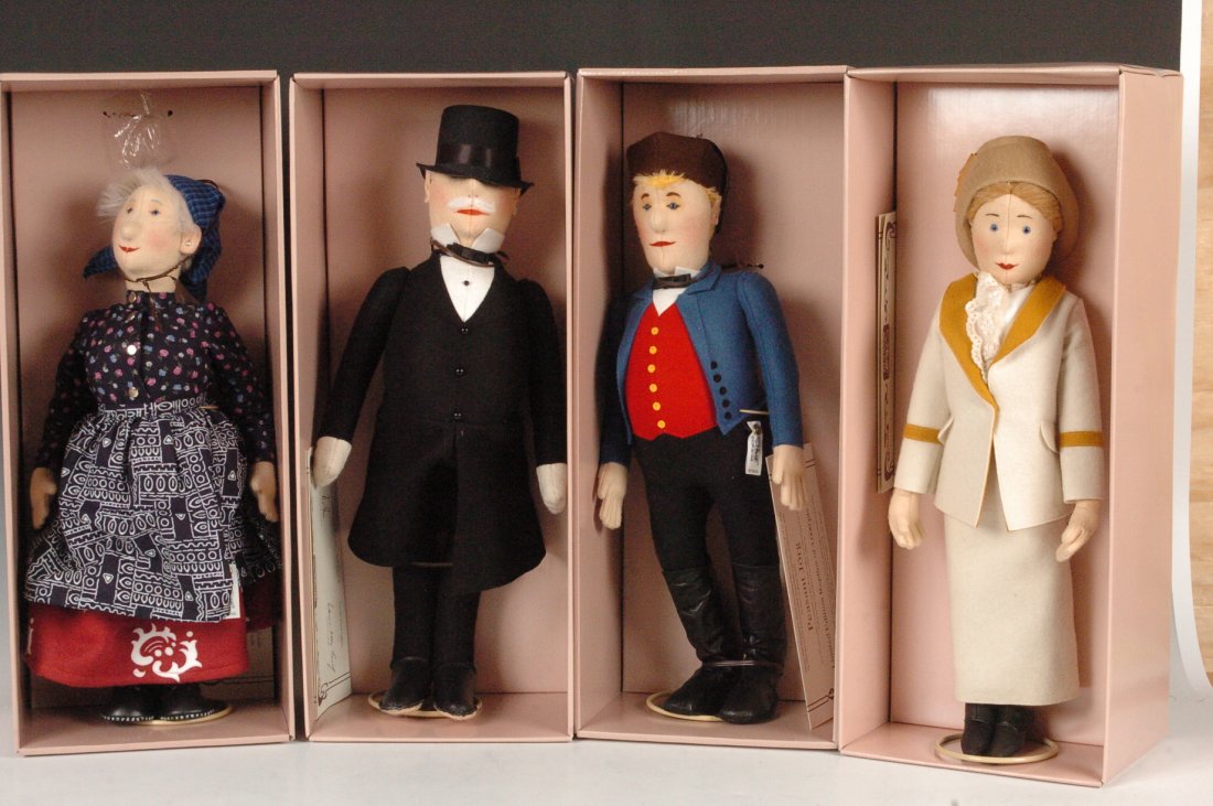 FOUR STEIFF FILZPUPPE FIGURES IN ORIGINAL BOX: Four Steiff - Filzpuppe- figures in their original boxes, button and white tags with the numbers of 9100/45, 9112/45, 9110/43, 9102/50, each measuring 17.5 x 5.75 inches.