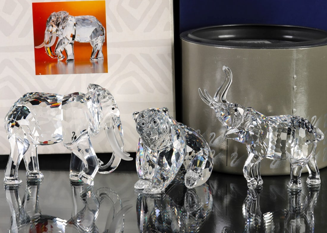 THREE SWAROVSKI CRYSTAL FIGURES WITH BOXES (1 of 15)