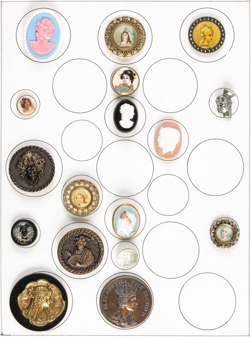 SEVENTEEN VINTAGE AND ANTIQUE SEWING BUTTONS (1 of 8)