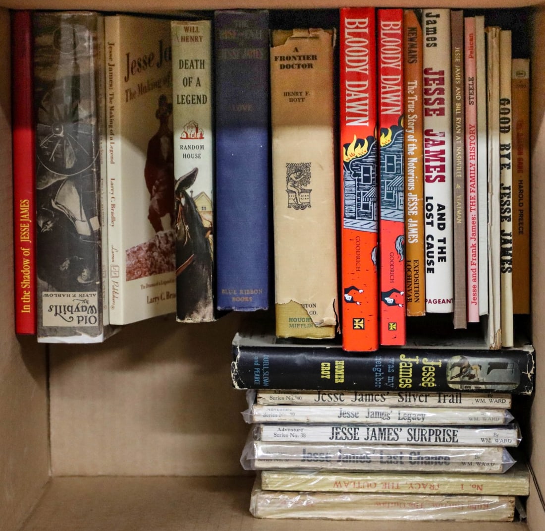 JESSE JAMES AND GUNFIGHTER SUBJECT MATTER BOOK LOT (1 of 1)