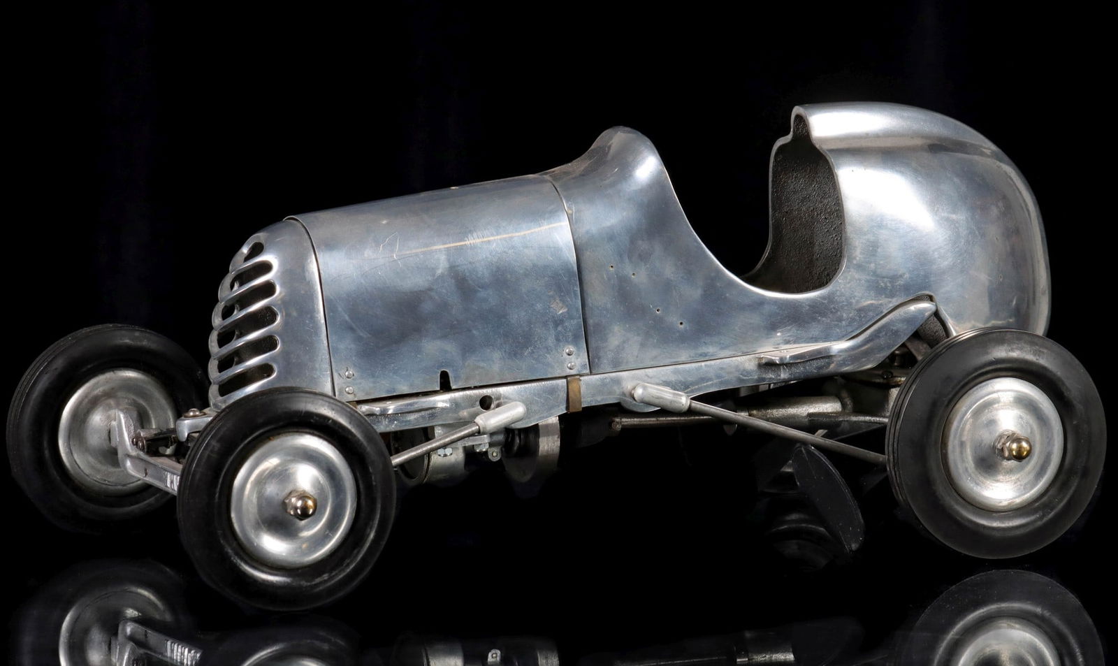 ORIGINAL BREMER WHIRLWIND GAS TETHER RACE CAR (1 of 14)