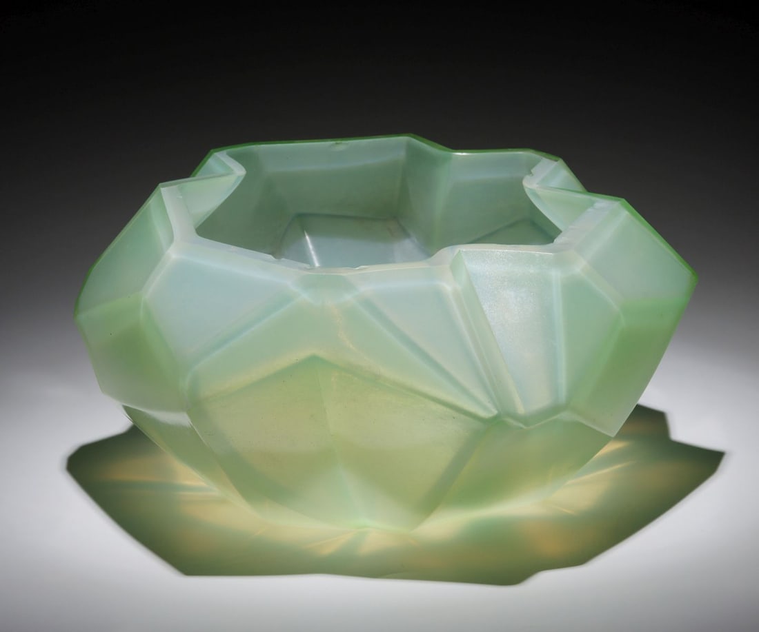 A SCARCE JADE GREEN RUBA ROMBIC BOWL CIRCA 1928 (1 of 14)