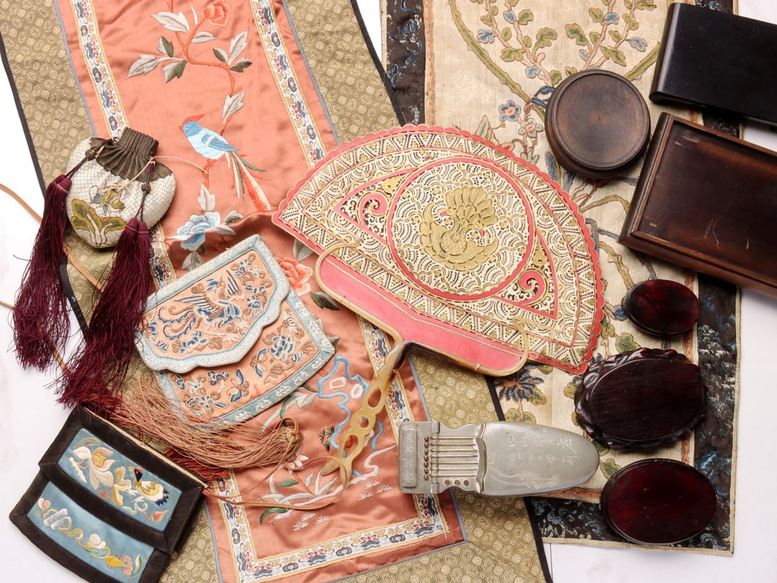 CHINESE TEXTILES, HORN HANDLE FACE SCREEN, METALWORK (1 of 20)