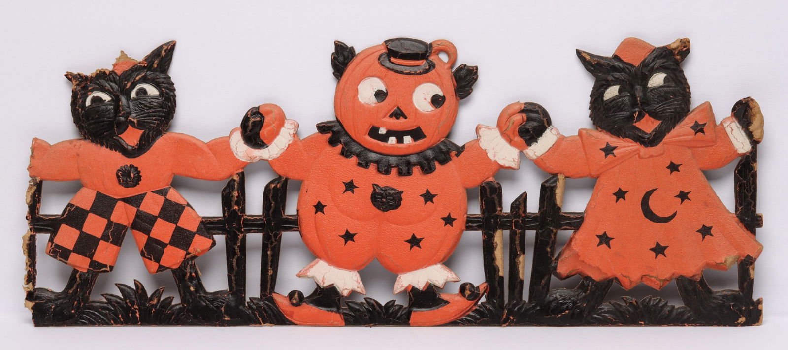 DIE-CUT EMBOSSED HALLOWEEN DECORATIONS MKD GERMANY (1 of 15)