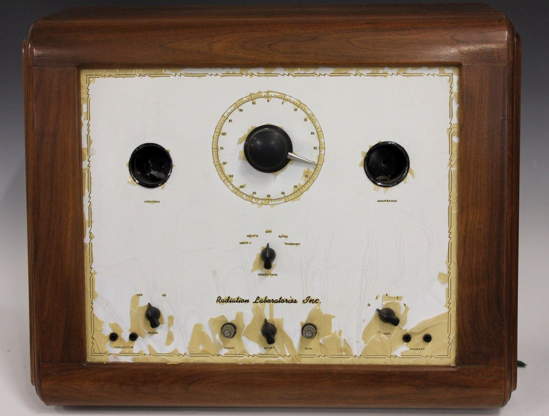 A RARE 1930s RADIATION DIAGNOSTIC MACHINE KANSAS CITY (1 of 4)