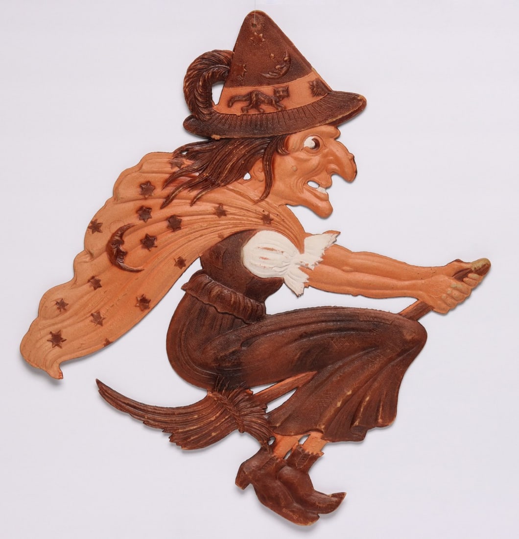 DIE-CUT EMBOSSED HALLOWEEN DECORATIONS MKD GERMANY (1 of 20)