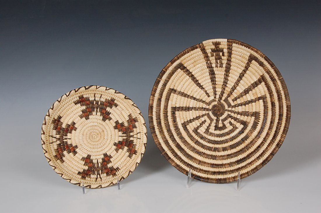 POPAGO BASKETRY TRAYS INCLUDING MAN IN THE MAZE DESIGN: 7.75 inch diameter, 10.75 inch diameter, late 20th century