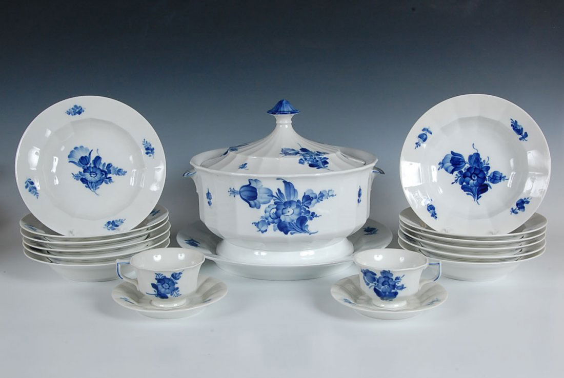 ROYAL COPENHAGEN 'BLUE FLOWERS' PATTERN CHINA
