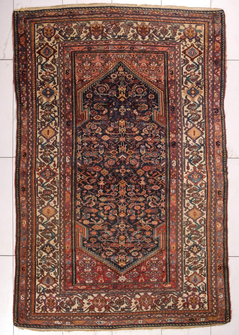 A 1930s HANDMADE PERSIAN HAMADAN RUG (1 of 7)