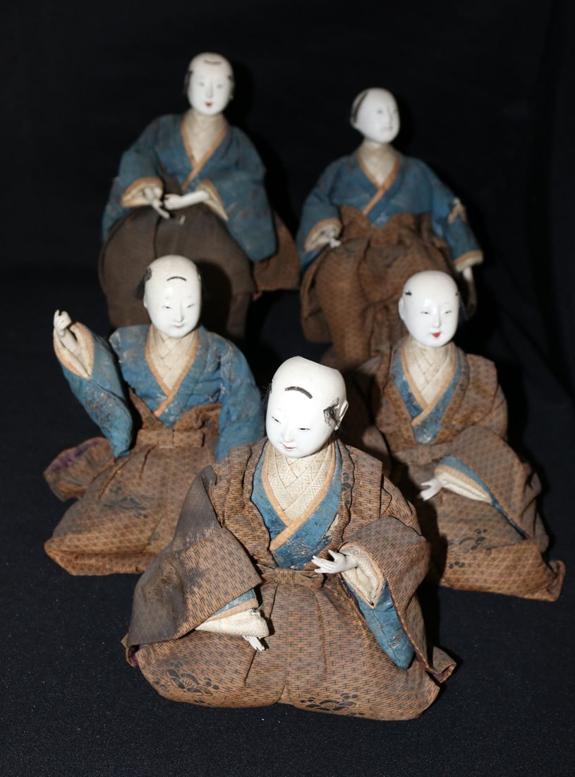 FIVE MEIJI PERIOD JAPANESE KIMEKOMI HINA DOLLS: The five dolls are found in their original costumes. Measures from 8.25 to 13 in tall. Without proof of exemption, be aware that internet sales tax applies to all Internet transactions and local sales