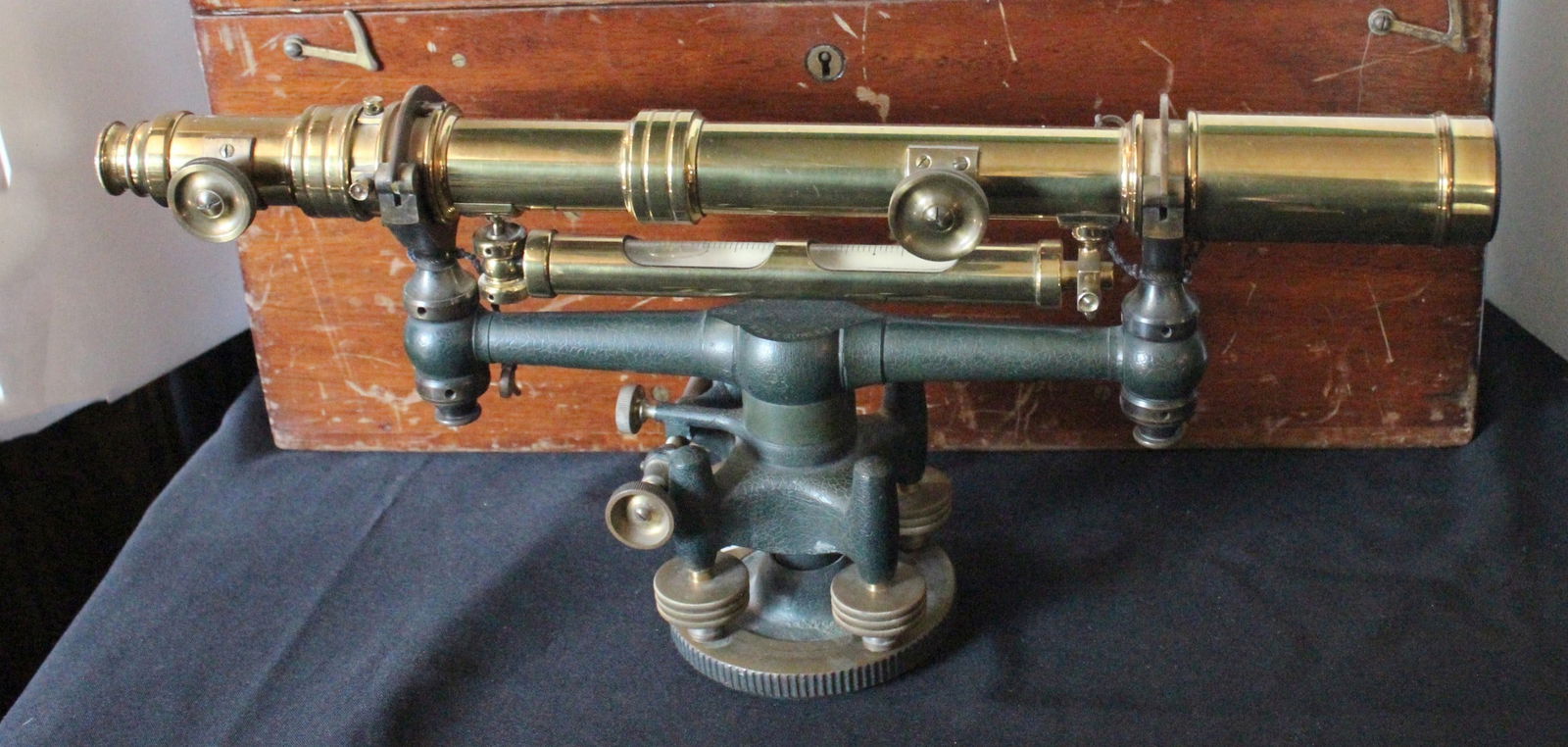 AN ANTIQUE SURVEY TRANSIT LEVEL STAMPED W&LE GURLEY (1 of 7)