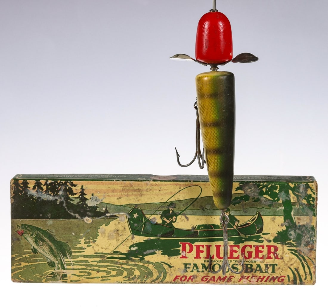 PFLUEGER GLOBE LURE WITH ORIGINAL BOX (1 of 2)
