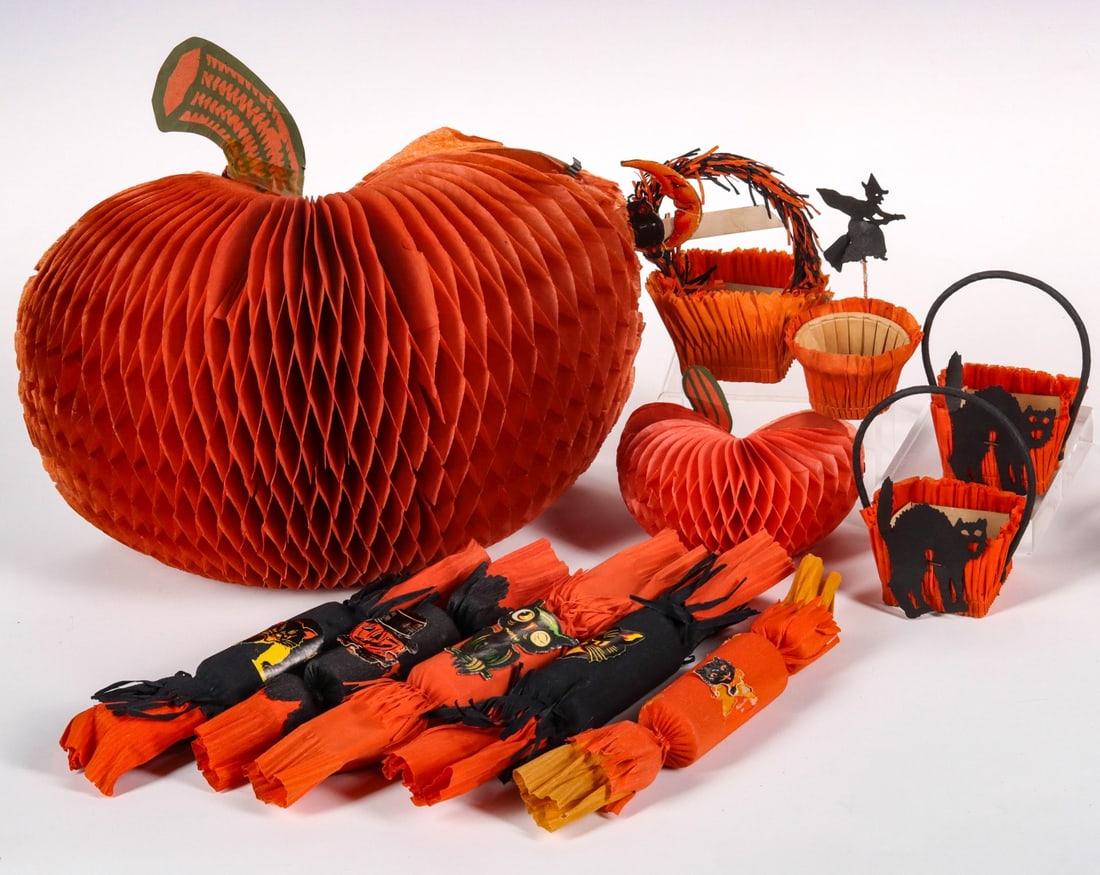 VINTAGE HALLOWEEN CREPE CANDY CONTAINERS & CRACKERS (1 of 9)