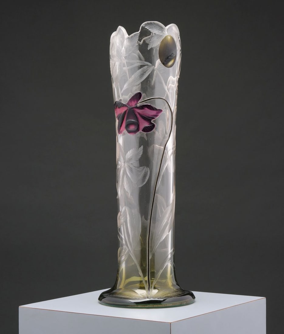 A ART NOUVEAU INFLUENCE MOSER VASE WITH CAMEO (1 of 12)