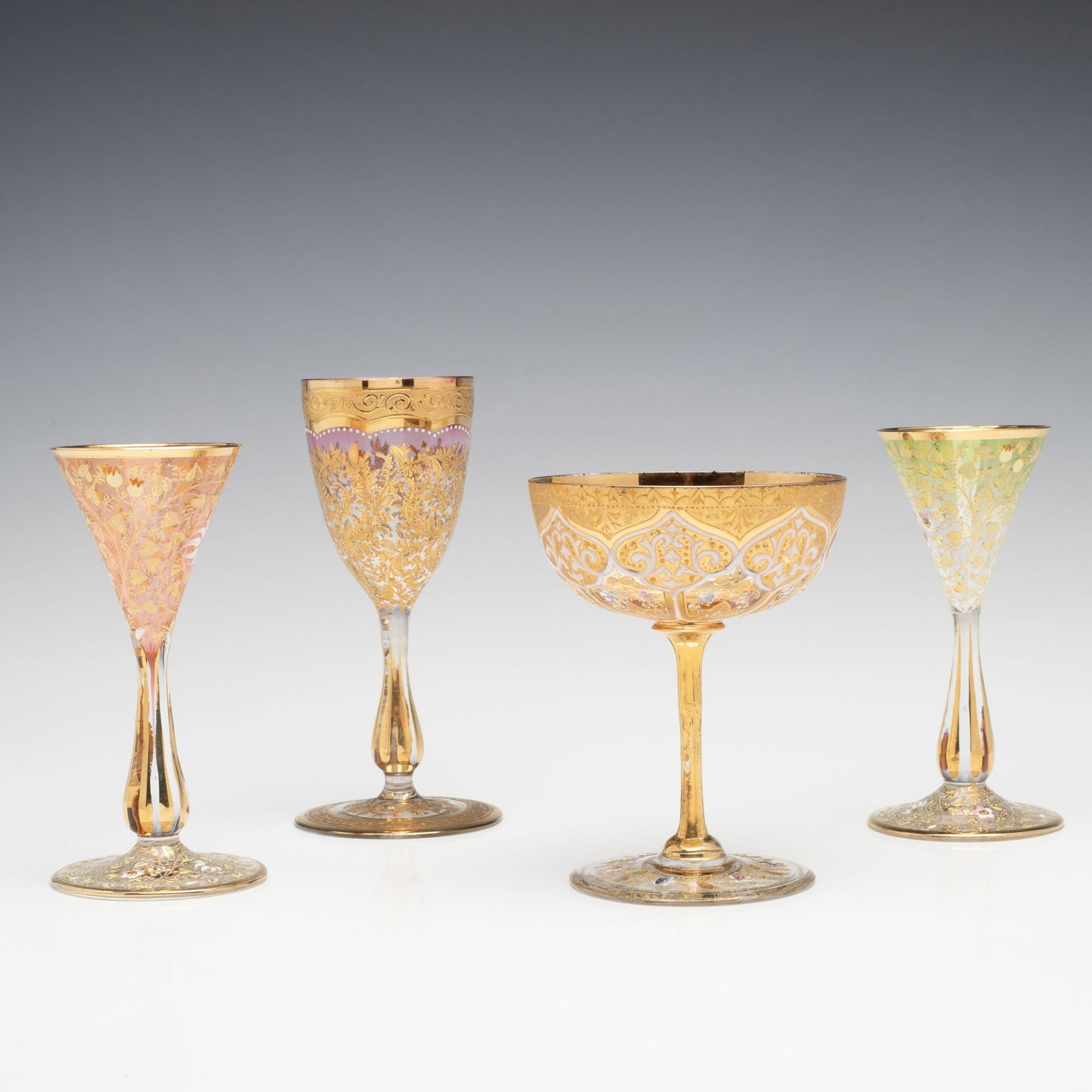 MOSER QUALITY STEMWARE WITH DELICATE GILDING IN RELIEF (1 of 9)