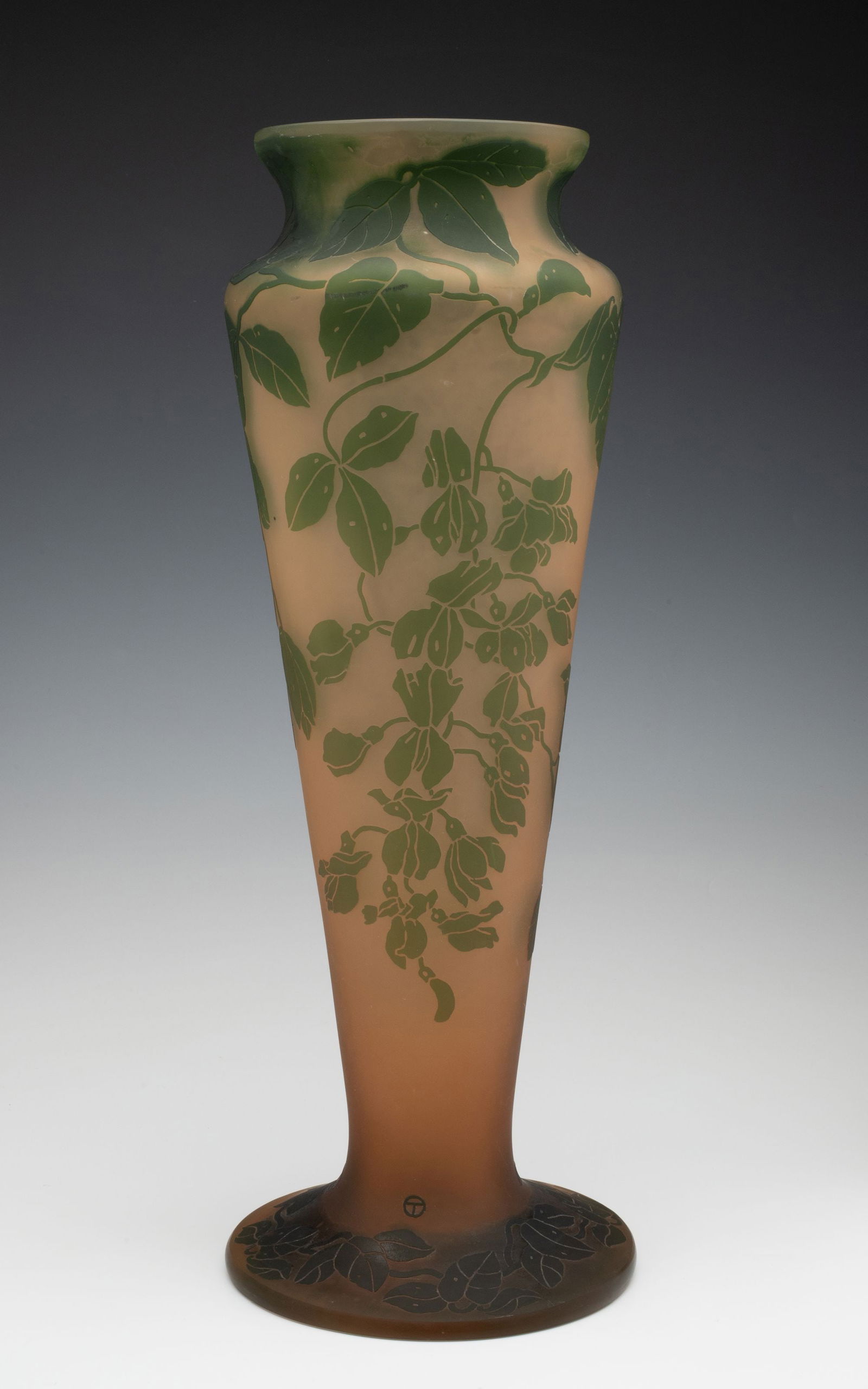 AN 18-INCH CAMEO GLASS VASE SIGNED MOSER KARLSBAD (1 of 15)