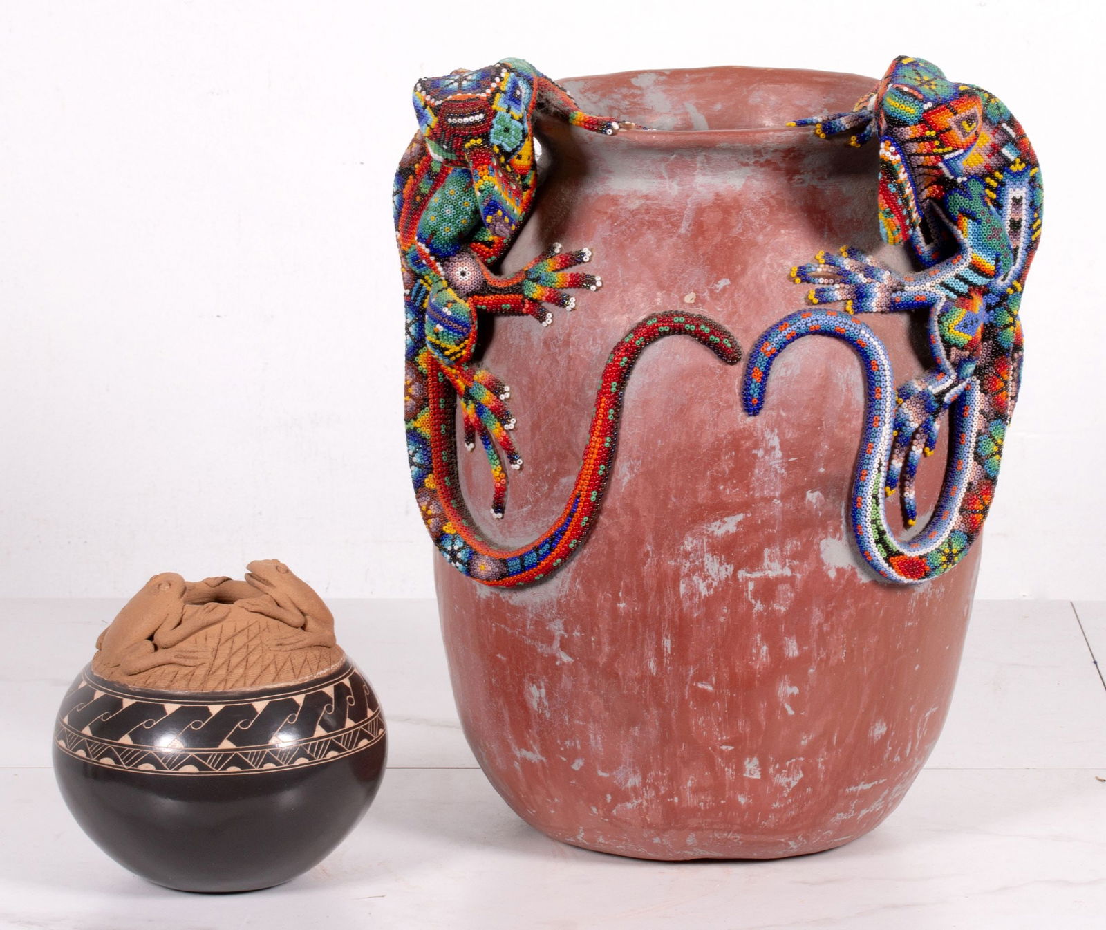 LARGE HUICHOL POTTERY VASE WITH BEADED IGUANAS (1 of 15)