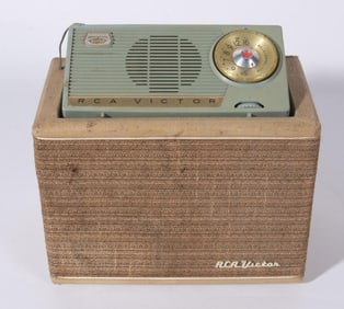 RCA VICTOR TRANSISTOR RADIO W/ AUXILIARY SPEAKER, 1959