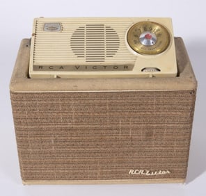 RCA VICTOR TRANSISTOR RADIO W/AUXILIARY SPEAKER, 1959