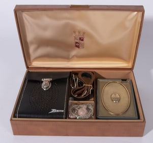 ZENITH ROYAL 500H TRANSISTOR RADIO WITH BOX, 1964