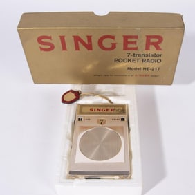 SINGER HE-217 TRANSISTOR RADIO WITH BOX, CIRCA 1960