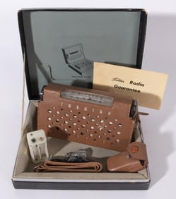 TOSHIBA TRANSISTOR RADIO 8TM-294B WITH CASE, 1960