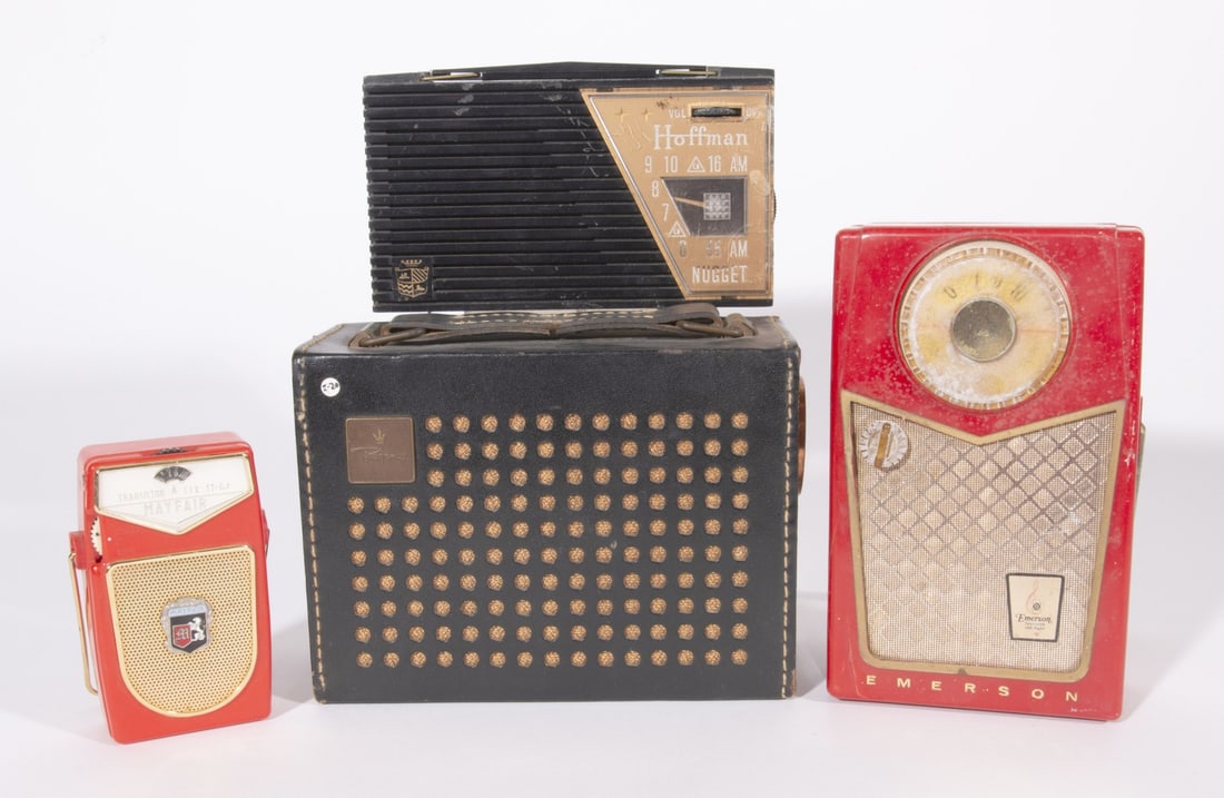 REGENCY, EMERSON, HOFFMAN AND MAYFAIR TRANSISTOR RADIOS (1 of 17)