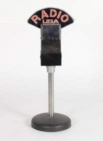 RADIO USA MICROPHONE FORM AM FM TRANSISTOR RADIO 1987