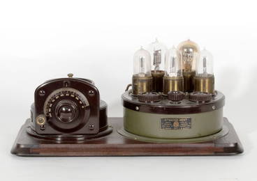 A FINE AND RARE ATWATER KENT MODEL 5 BREADBOARD RADIO