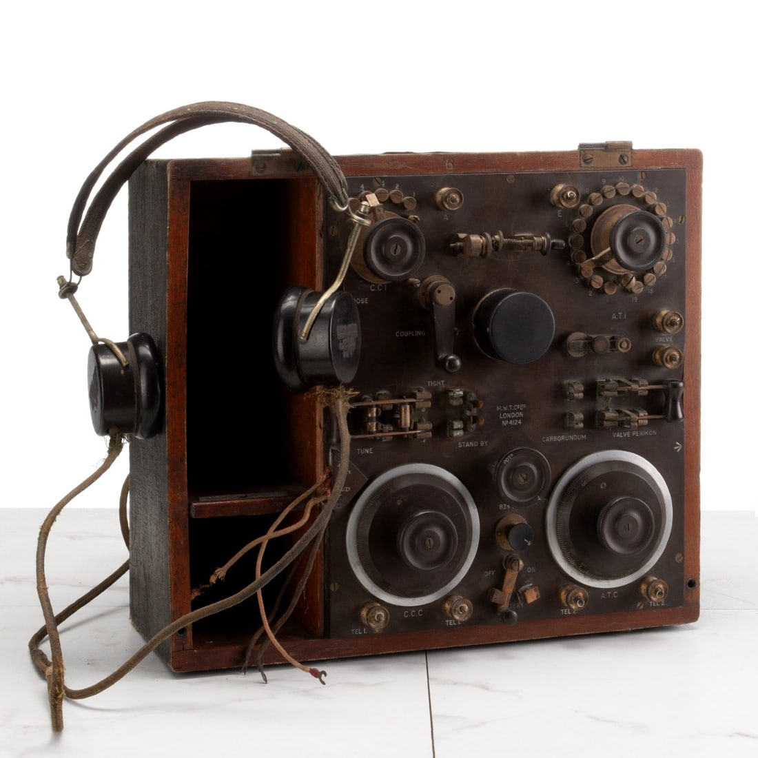 A WWI SHORT WAVE RADIO BY MARCONI'S WIRELESS TELEGRAPH (1 of 15)